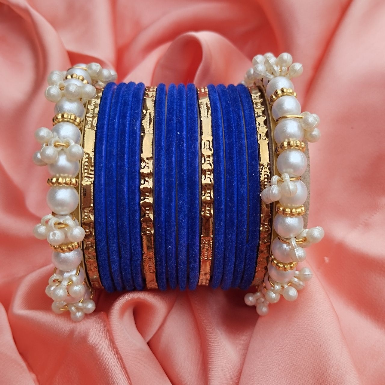 bangles for girls , Gajra bangles set , velvet bangles set with trendy Gajra kary , Gajra velvet glass bangles set for girls , velvet glass bangles for girls